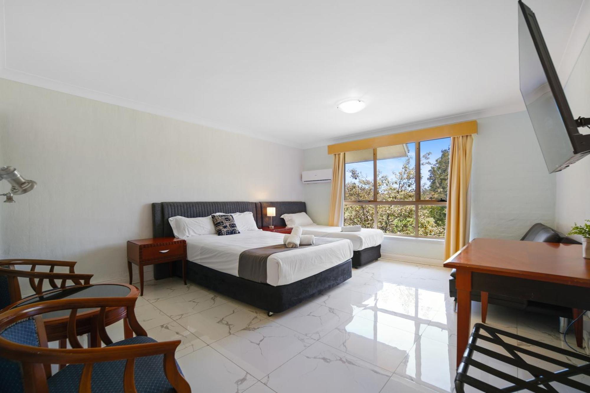 Golf Place Inn Wollongong Primbee Extérieur photo