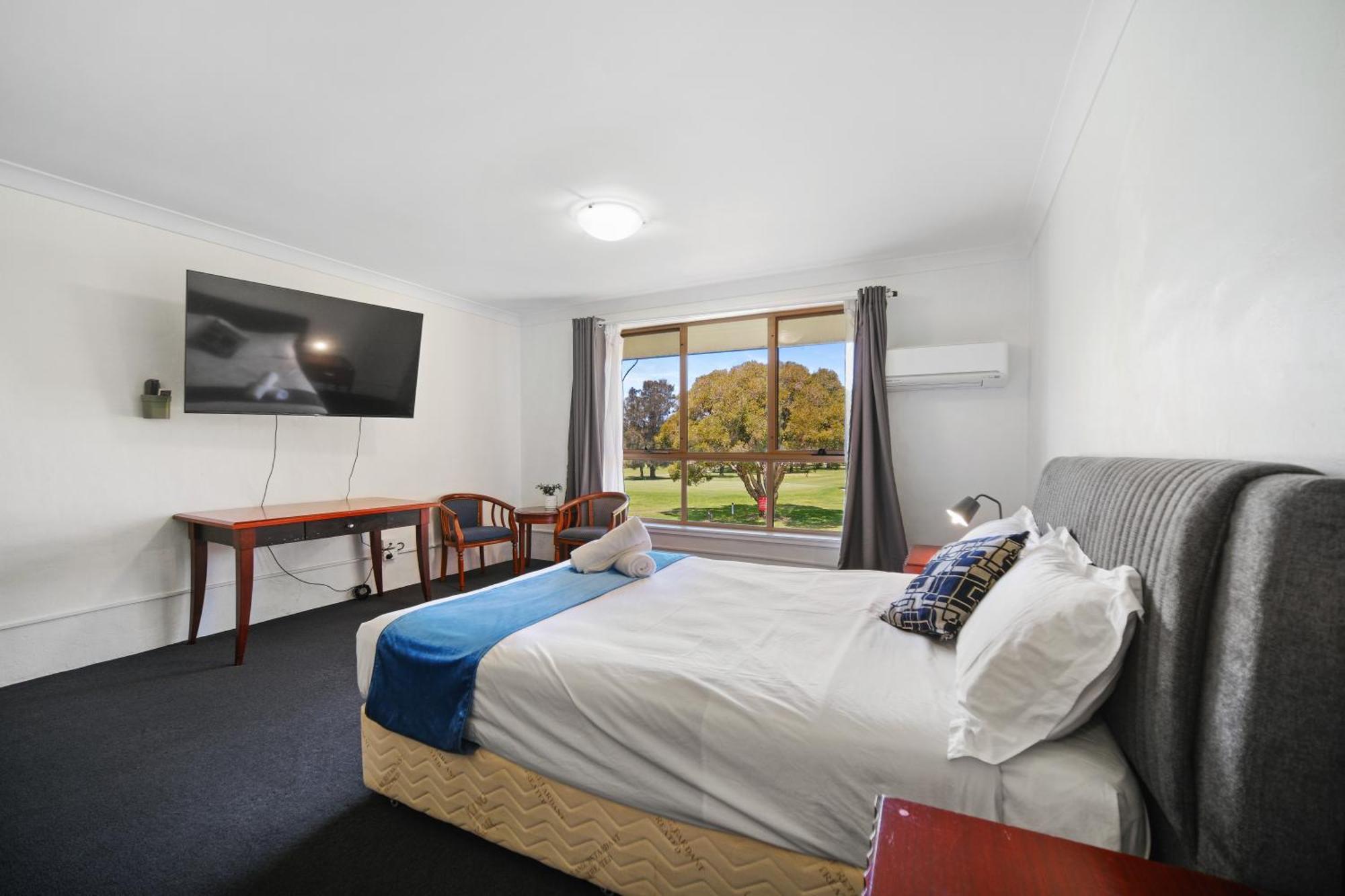Golf Place Inn Wollongong Primbee Extérieur photo