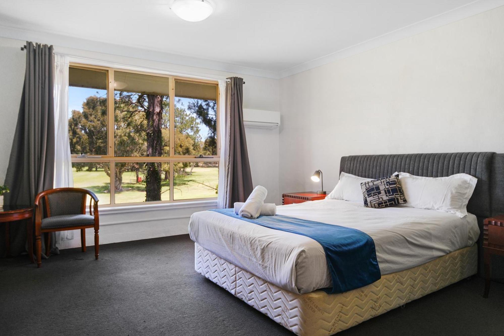 Golf Place Inn Wollongong Primbee Extérieur photo