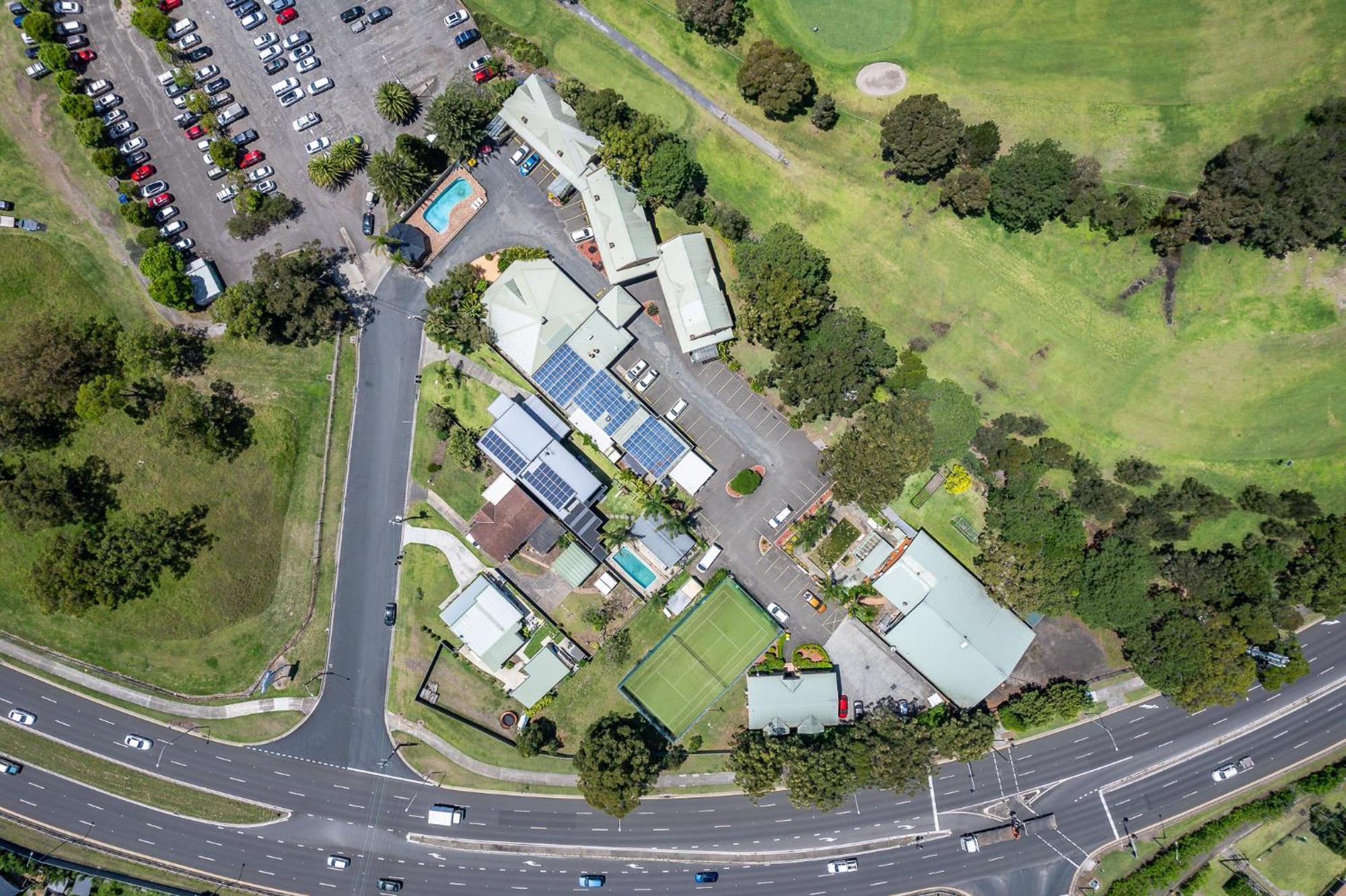 Golf Place Inn Wollongong Primbee Extérieur photo