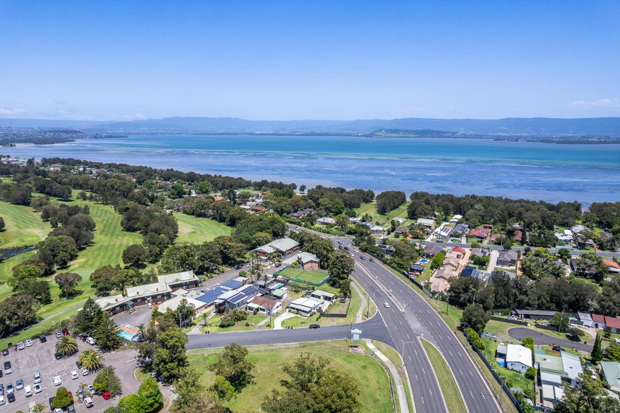 Golf Place Inn Wollongong Primbee Extérieur photo