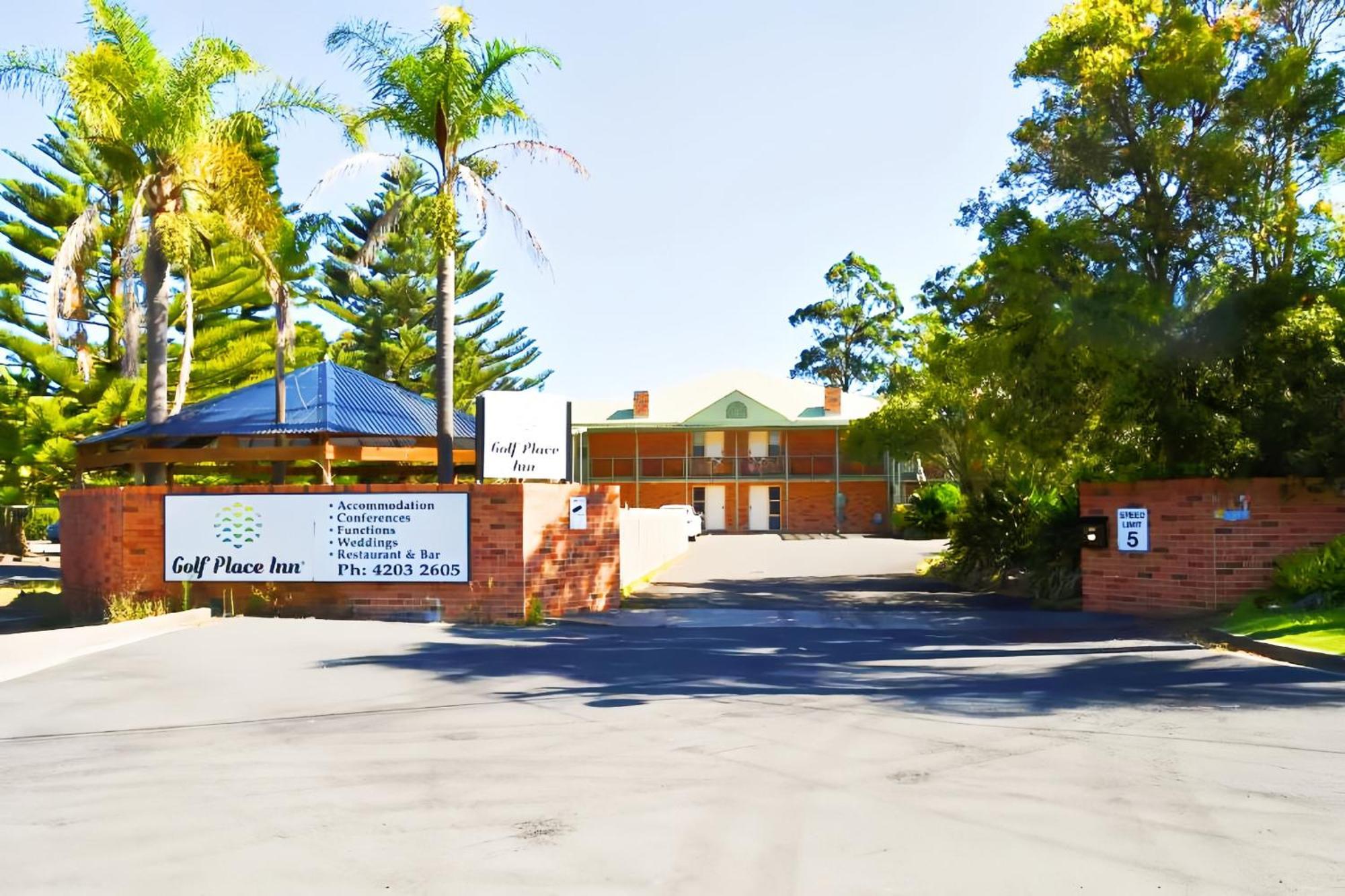 Golf Place Inn Wollongong Primbee Extérieur photo