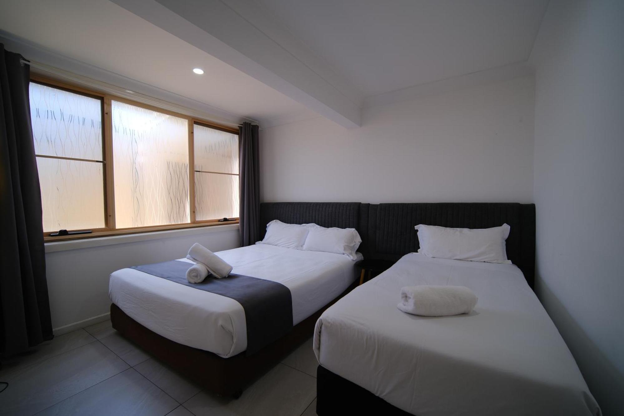 Golf Place Inn Wollongong Primbee Extérieur photo
