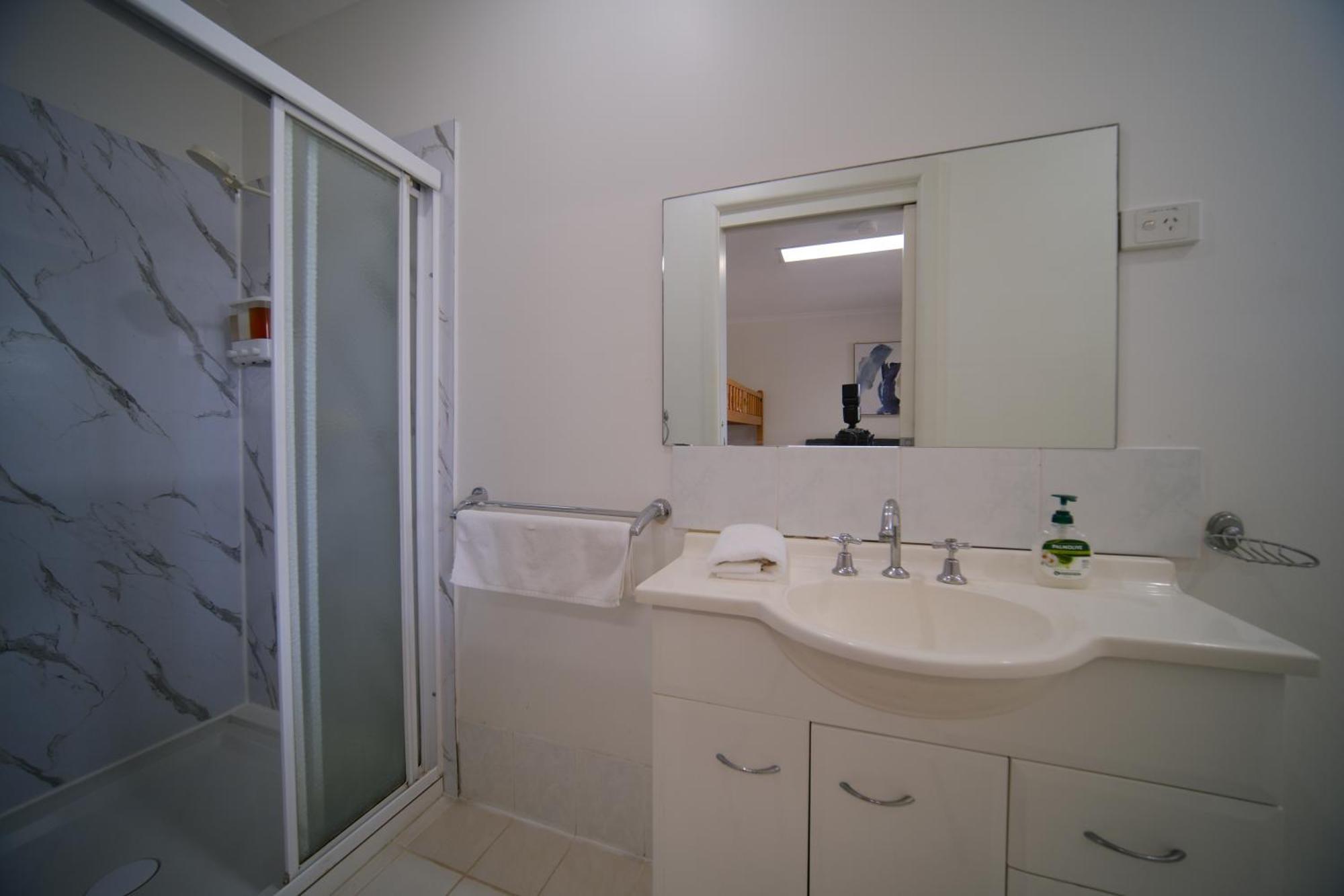 Golf Place Inn Wollongong Primbee Extérieur photo