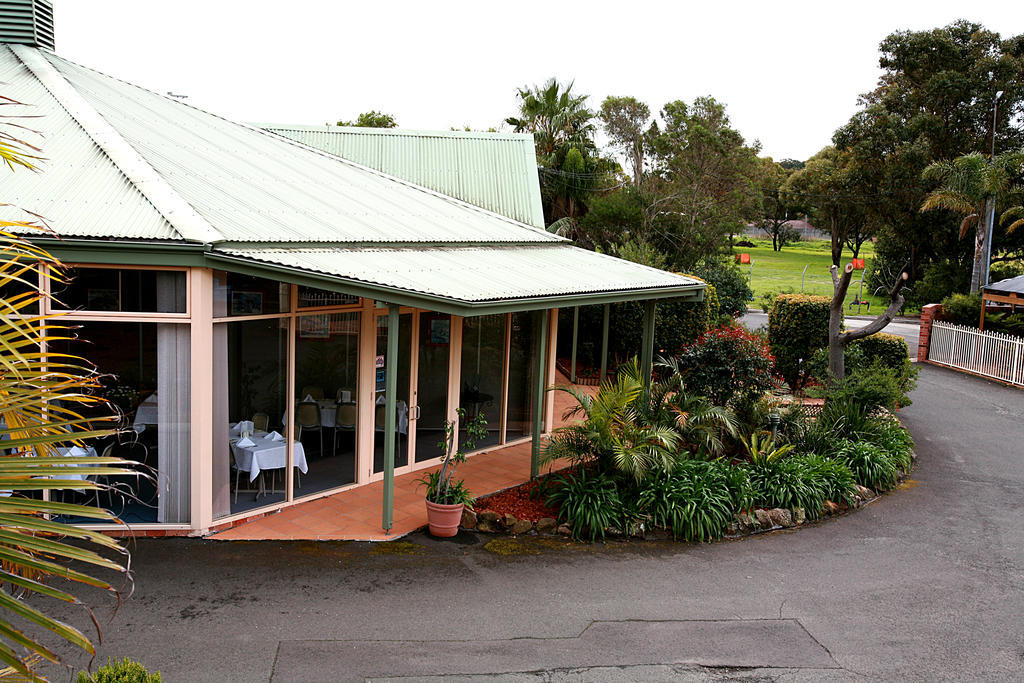 Golf Place Inn Wollongong Primbee Extérieur photo